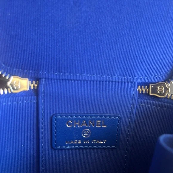 CHANEL Blue Mini Vanity Top Handle with Gold Hardware - Picture 7 of 10